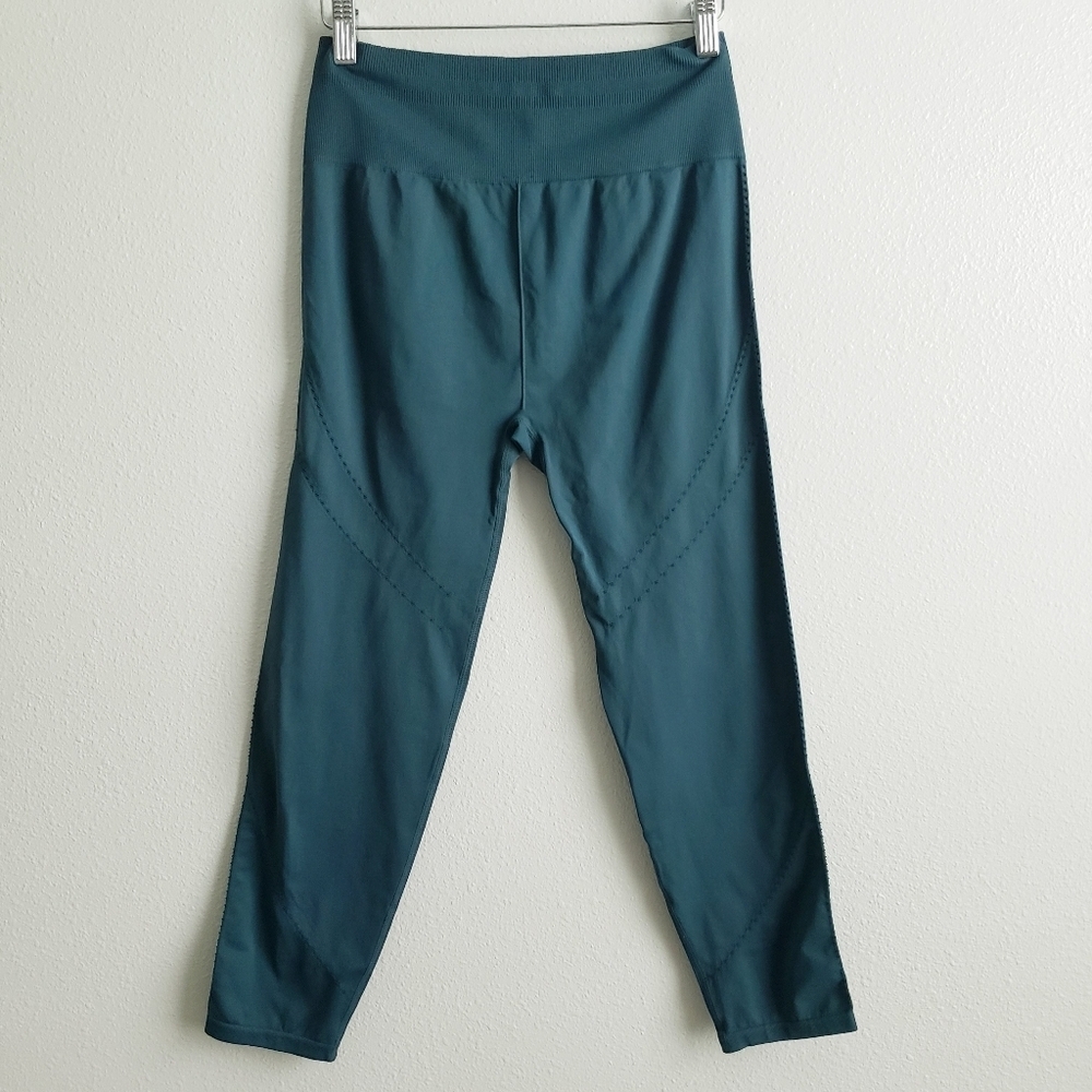 Yoga Waistband 1/2 Cropped Pants